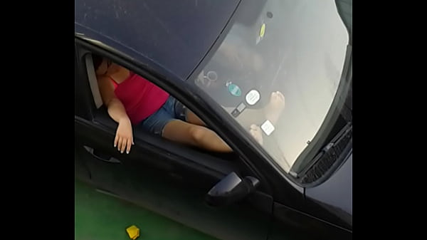 Gadis Arab seksi, horny di tempat umum