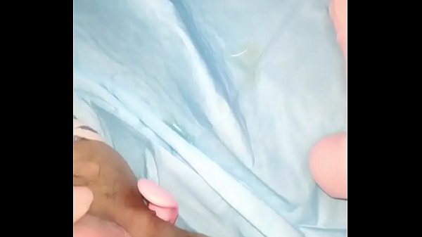 Cewek China mainin lubangnya sampe muncrat dan penuh