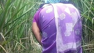Desa India, pasangan bercinta di luar, basah kuyup kena panas