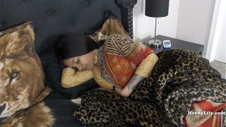 Anak tiri gak kuat, akhirnya nyariin pelampiasan dari mama tiri.
