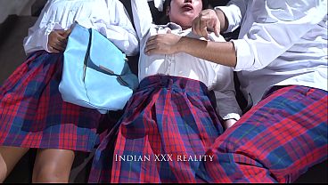 XXX kakak tiri India sama adik tiri dan kakak tiri lagi, bahasa Hindi, bikin makin panas