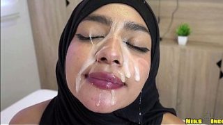Muslimah jilbab abg digebukin keras sampe crot di dalem.