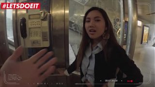 TURIS CEWE ASIA ABG DI LUAR NEGERI DIENTOT KONTOL GEDE, POV PANAS BANGET