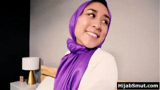 Gadis Arab berhijab ngewe diam-diam tanpa izin ortu