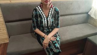 JIJA JI ngeliatin badan seksi SAALI, langsung crot di dalem memek dan bontotnya, suara Hindi bikin makin panas.