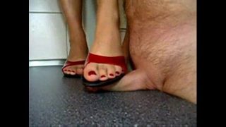 Bhabhi India seksi injak-injak kontol Devar sampai muncrat