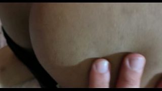 Cuckold Mesir, bini montok digojlok dari belakang, kontol gede ngejus lubang memek.