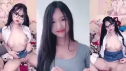 Aduh, bocil SMA pake baju viral TikTok sampe bugil, bikin makin liar!