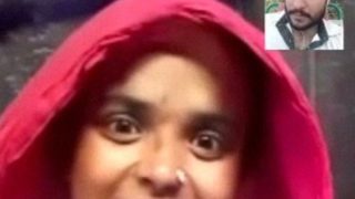 Gadis lokal India yang menggairahkan mainin mentimun sambil nikmatin diri sendiri