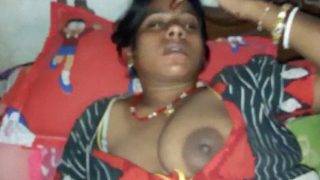 Ngentot seru sama cewek desa Bhojpuri, memek basah kena goyang