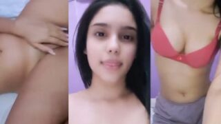 Puneri gadis Maharashtrian telanjang dan jari-jari memainkan memek