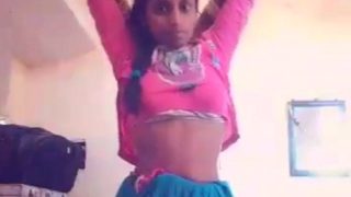Rajasthani desi bhabhi ka nanga selfie video, garmi mein paseene se bheegi hui