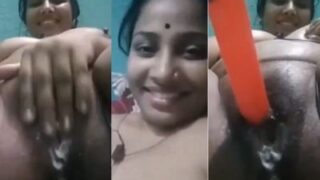 Tamil Aunty lagi colmek pake mainan, video hotnya bikin ngilu.