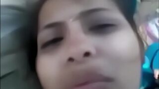 Video mesum pasangan di bawah pohon, crot di luar