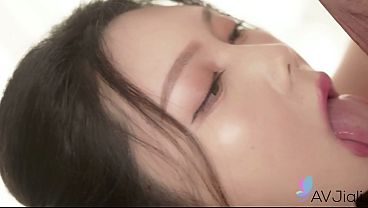 Ban Ban, cewek China seksi, digebukin keras sampe meraung