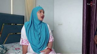 Blinkit kurir cukur bulu basah bini hijab, lalu ngentot keras sampai meraung.