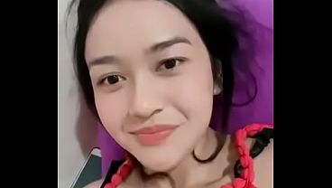 Cewek perawan Indonesia pamer live IG, bikin gregetan pengen gigit.