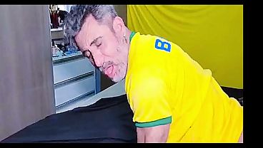 ARABE DATANG KE BRASIL DAN MEMANCINGKAN KONTOL KE LUBANG BOKONG GEMOY SI PAPA BRASIL (CUPLIKAN)