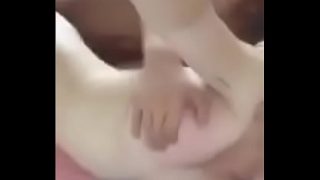 Pasangan Cina Asia ngebut di ranjang, nikmatin sesi panas sampai rawan.