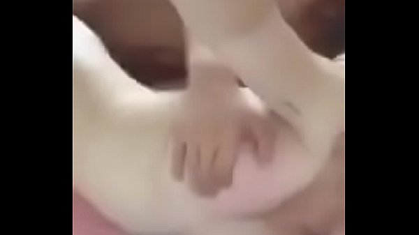 Pasangan Cina Asia ngebut di ranjang, nikmatin sesi panas sampai rawan.