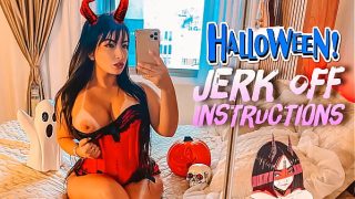 Nakal banget nih setan kecil cosplay, pantat gede dan tetek gede latina JOI, suruh lu ngocok sambil dia pake strap on, minta lu crot di kaki dia.