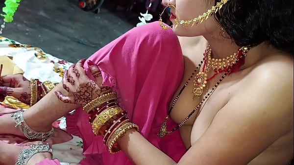 Malam pertama pasangan India, suara desahan dan erangan panas dalam bahasa Hindi yang bikin makin bergairah.