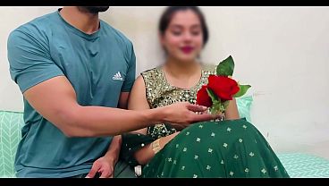 Dia minta kado ultah dari kakak ipar, pengalaman pertama ngewe sama dia.