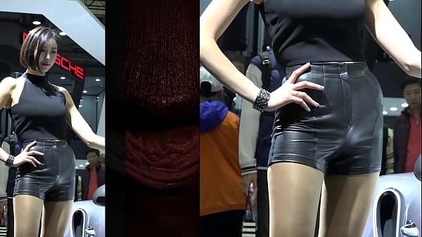 Gadis China nungging pakai hotpants kulit, goyang panas bikin makin erotis