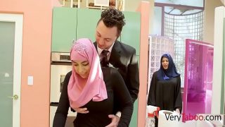 cewek arab berhijab dijabut sama Ella Knox