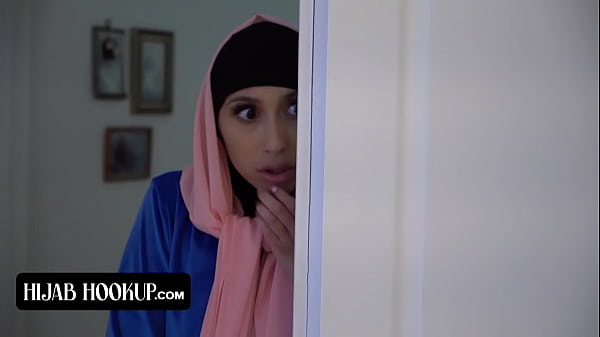 Binal Banget! Cewek Cantik Berhijab Pantat Montok Dihajar Kontol Keras Instruktur Ngehe