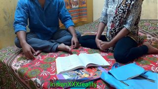 Bokep India, murid paling nakal Kavita, ngewe sange di rumah pakai bahasa Hindi