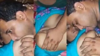 Jija nyusu-nyusuin Sali yang montok di bokep Bangla, bikin basah