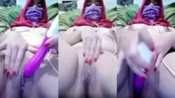 Jilbab merah digetarin pakai vibrator, ngeces basah kuyup.