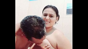 mandi bareng di kamar mandi, langsung ngewe basah-basah