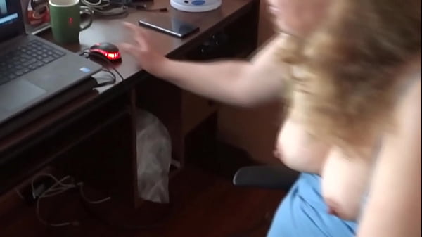 Istri latinku, ibu mapan seksi, ngocok sambil nonton bokep, crot minta kontol.
