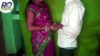 Desi Tonshahar punya Bhabhi Rasili, angkat saree basahnya jadi kuda, kontol dikocok, pantat dan memek digenjot, suara Hindi panas.