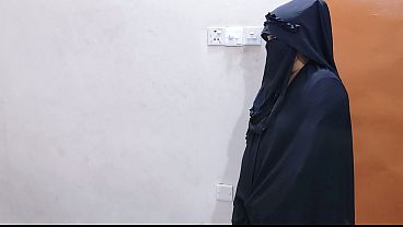 Video ibu mertua dibawa pulang, mesra di atas ranjang, ngewe panas bikin makin greget.