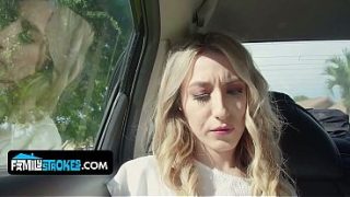 Ibu tiri montok Vivianne DeSilva & Sophia manis bergantian ngewe kontol di threesome panas