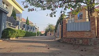 ASTAGA MAMA ARAB NGEBETIN MEMEK DI LUAR RUMAH DEKET JALAN RAYA