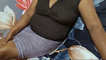 Sialan, ibu tiri Asia lagi horny pas liburan, bikin pengen main-main.
