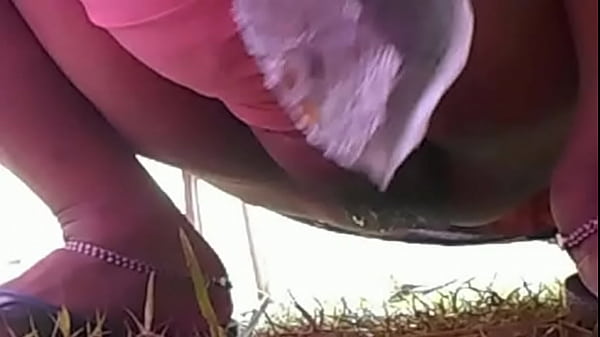 Desi ngocok kencing di depan mata, bikin makin basah