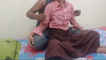 Cewek deshi desahan manja, mainin memek basah di pinggir desa, colmek sampe crot!
