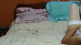 Kamera – Coli barengan Latin sama anak tiri, dia merintih minta ditusuk, kontol gede dia dorong ke memek bulu lebat yang nikmat.