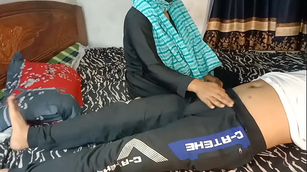 Aku ngentot temen anak tiri yang lebih tua, sekaligus temen sekolah anak tiriku.